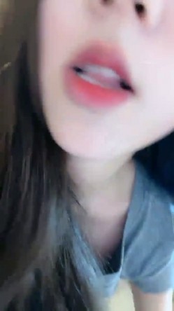 萝莉变女神了 ，【真礼】这样的大胸尤物， 扒穴扣逼了， 真好看，清纯反差，校园女神 截图16