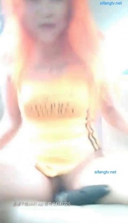 极品淫娃金毛狮子骚女『野猫韩韩』约粉丝户外车震 大黑牛玩粉穴 骑乘无套啪啪 顶操快速抽插 高潮浪叫 截图6