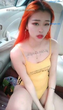 极品淫娃金毛狮子骚女『野猫韩韩』约粉丝户外车震 大黑牛玩粉穴 骑乘无套啪啪 顶操快速抽插 高潮浪叫 截图15
