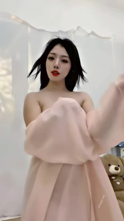青春无敌，抖音风艺校美少女【杨晓花】定制福利，露脸露点，各种热门BGM裸舞 截图8
