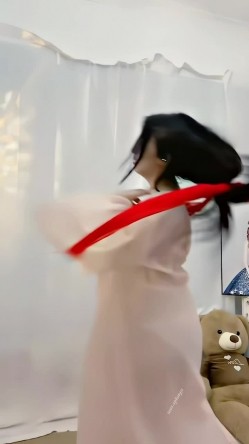 青春无敌，抖音风艺校美少女【杨晓花】定制福利，露脸露点，各种热门BGM裸舞 截图12