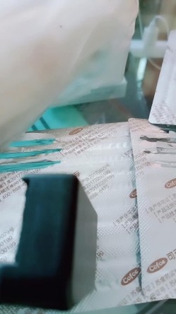 【骚宝丶老中医吹牛逼】偷拍 中医SPA 老婆闺蜜来求诊 服务一次到位！外面有客人 还是开操  直夸比我老公厉害 截图15