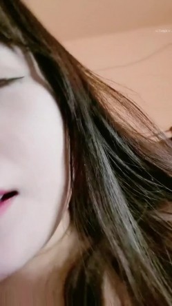 新人，极品良家小少妇，【衣不染尘】，家中独居无聊，喝点酒醉了，各种道具自慰 截图14