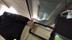 【裙底 ️春光乍泄】抄底各路高质量空姐乘务员 白皙大长腿诱人丝袜 骚丁豹纹白窄五花八门 饱满阴皁腿都够玩一年 截图2