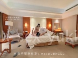推特40万粉丝D奶肥臀骚母狗「Sexy_Yuki」999元付费福利，高跟丝袜情趣吊带内衣，富豪的调教肉便器 截图3