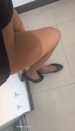 【真实空姐 ️稀缺航空】极品制服『空姐』反差婊私拍集 佳妮空姐多名女神接机啪啪 穿空姐制服做爱 截图8