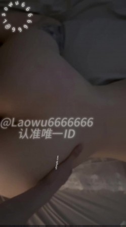 【年度最佳】神豪，老吴爱约炮原创，约啪超明星级别女奴，完美露脸，白虎御姐，无套狂草 截图9