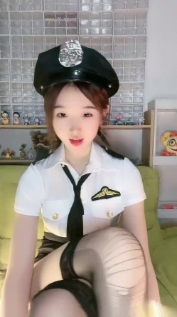 【兔兔兔小白】，纯欲系天花~直播刷水枪求调教，首播大哭，小妹妹受了委屈，哭得大哥们都心疼了 截图9