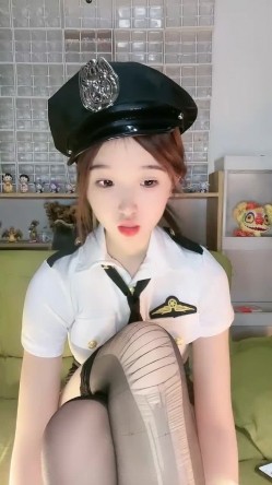 【兔兔兔小白】，纯欲系天花~直播刷水枪求调教，首播大哭，小妹妹受了委屈，哭得大哥们都心疼了 截图16