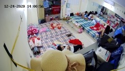 监控偷拍缅北电信诈骗公司女员工集体大通铺睡觉 ️有业绩才能回家 截图16