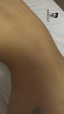 【反差曝光】河南母狗反差婊子，「郑子欣」在酒店被调教边操边高潮 截图12
