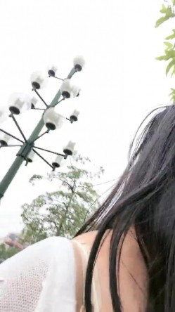 【你的户外小淫妇】商场公园地摊周边行人不少又紧张又激动水流了好多 截图4