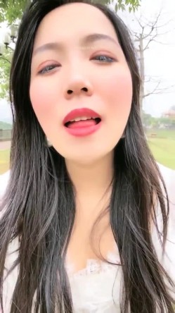 【你的户外小淫妇】商场公园地摊周边行人不少又紧张又激动水流了好多 截图14