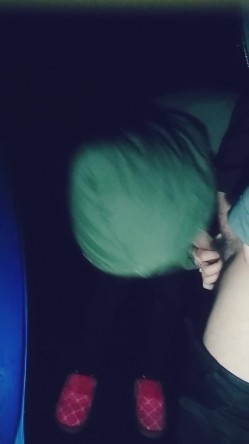 户外美女主播先掰穴自慰 然后给勾搭的小哥口交 接着被后入爆操 截图15
