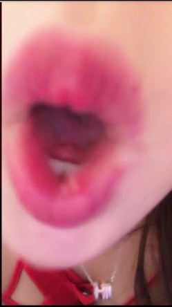 丰满巨乳妹子情趣装诱惑掰开逼逼给你看 好骚的两个大奶一直晃 露脸真美 截图5
