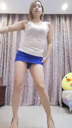 熟女广场舞【娟娟】绅士视角广场舞，原档无水印，露奶露逼，淫语调教，熟女控必入 截图5