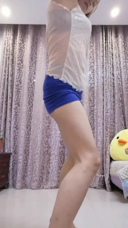 熟女广场舞【娟娟】绅士视角广场舞，原档无水印，露奶露逼，淫语调教，熟女控必入 截图9