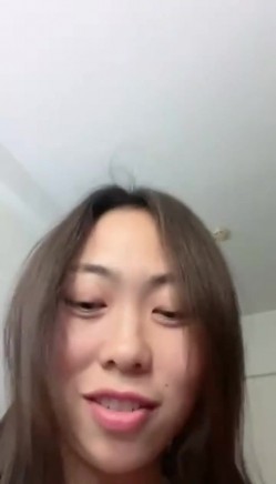 淫荡眼镜小骚货，腹肌猛男炮友草逼，翘起屁股快操我，怼入多毛骚逼，流了好多水，打桩机爆草 截图2