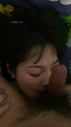 【高端泄密】大美女小岚被调教流出 此女身材丰满，脸蛋一流 外表清纯原来内心风骚无比 截图9