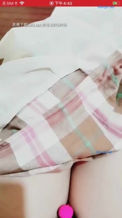 （潮喷妹妹98年）公园勾引大鸡巴男开房操逼可以不戴套不让内射,口爆吞精 截图15