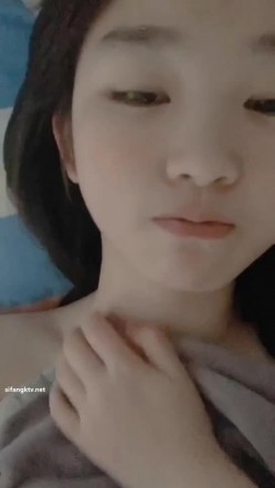 《百度云泄密》冒充艺校老师忽悠高一学妹脱光了看鲍鱼是否处女 截图1