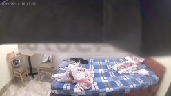小旅馆钟点炮房暗藏摄像头偷拍 ️几对男女开房啪啪老哥蹲在床边给颜值还可以的短发妹子舔逼 截图12