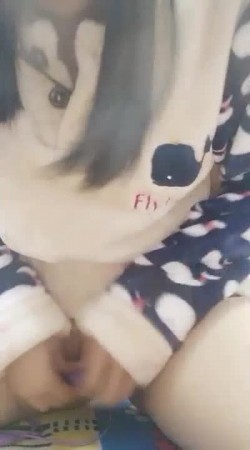 68外表很清纯的妹子用T蛋玩小穴这么骚 截图1