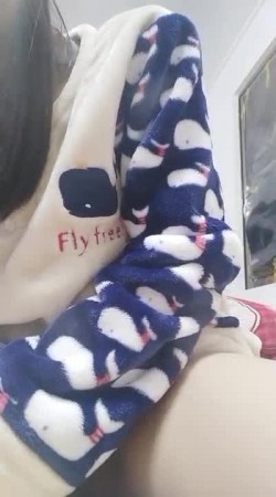 68外表很清纯的妹子用T蛋玩小穴这么骚 截图5