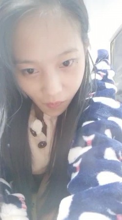 68外表很清纯的妹子用T蛋玩小穴这么骚 截图7