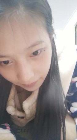 68外表很清纯的妹子用T蛋玩小穴这么骚 截图8