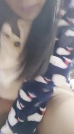68外表很清纯的妹子用T蛋玩小穴这么骚 截图9