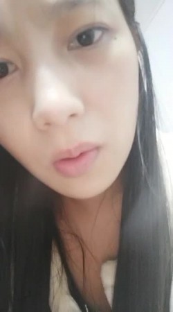68外表很清纯的妹子用T蛋玩小穴这么骚 截图14