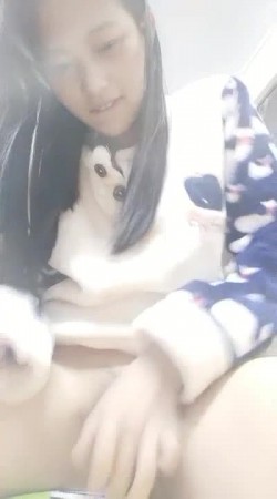 68外表很清纯的妹子用T蛋玩小穴这么骚 截图16