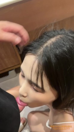 推特新晋海王淫妻约炮博主「ICICIS」《海底捞露脸女大》真的太骚了 截图1