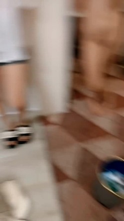 美少女天团，跟大哥们群P盛宴，全程露脸火辣激情脱衣艳舞，淫声荡语听指挥口交大鸡巴吃奶舔逼，乱草蹂躏 截图2
