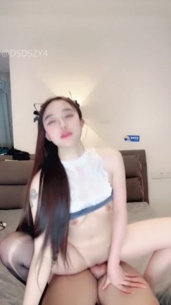 ️七彩主播【安小然】丝袜小姨子勾引姐夫口交骑乘啪啪 截图12