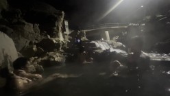 【cikaimoonLiWaynix】大胆露出无视路人 打篮球泡温泉 截图14