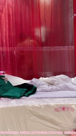 【重磅核弹】绿帽夫妻露出大神【小可爱】，屌爆了，大白天在九寨沟，成都闹市街头都敢脱 截图6