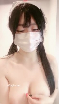 G奶校花~【菠萝果果】，某一天忘带口罩了，脸点同框，雪白的肌肤，翘臀撅起那刻顿时让人一硬，屌炸了 截图6