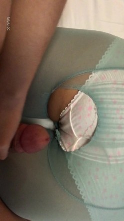 houtao1995 55P15V 约拍的两个妹子 超极品的丝袜 特别好看 先足交再双飞 爽死 截图2