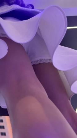 [超级裙底]最新2023上海车展各色美女模特 总有一款你喜欢 截图9