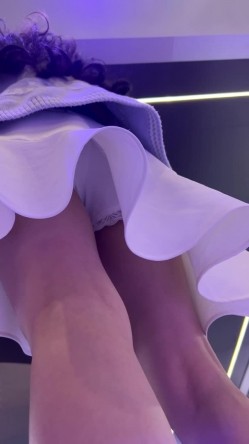 [超级裙底]最新2023上海车展各色美女模特 总有一款你喜欢 截图10