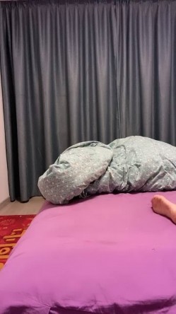 巨乳奶妈：挤着奶自慰、孩子突然哭了，神仙口活儿，这奶水好新鲜，看着就惹火！ 截图9
