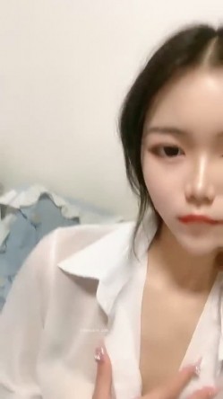 新人！美女主播被干了~【希希】黑丝长腿~疯狂啪啪~过瘾~！ 截图5