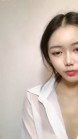 新人！美女主播被干了~【希希】黑丝长腿~疯狂啪啪~过瘾~！ 截图8