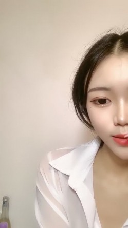 新人！美女主播被干了~【希希】黑丝长腿~疯狂啪啪~过瘾~！ 截图10