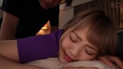 SCOP-840 酒を飲んで酔っ払った兄貴のギャル彼女に寝バックでこっそり挿入！！ギャルが起きても、兄貴が戻ってきてもマッサージと称したNTRレ●プで連続生ナカ出し！！ 截图12