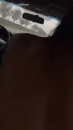 接甜美小情人下班说今天刺激点玩车震 男子有点犹豫 车多操操停停 老公又催回家真的刺激 截图15
