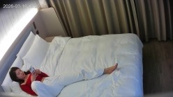 酒店高清偷拍 ️极品身材高颜值卿本佳人下海宽衣解带迎客来 截图16