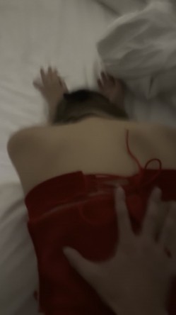 气质御姐露脸性爱，真是没想到如此反差，伸着舌头舔鸡巴的小雌犬 截图14